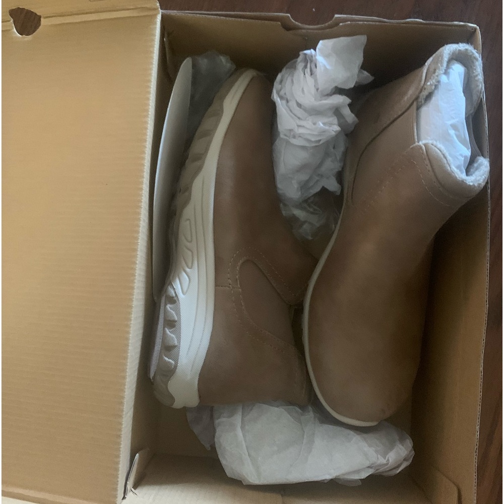 Skechers brown vegan booties Relaxed memory foam size 7.5